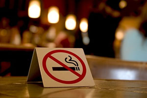 Khói thuốc lá đầu độc môi trường