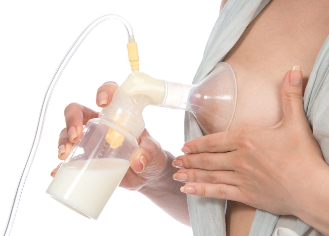 Mẹ bầu vắt sữa non trong thai kỳ lợi bất cập hại