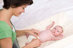 Những chú ý khi chăm sóc trẻ sơ sinh tại nhà