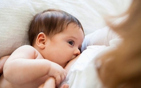 Nguyên nhân vô tình khiến trẻ sơ sinh không chịu bú mẹ