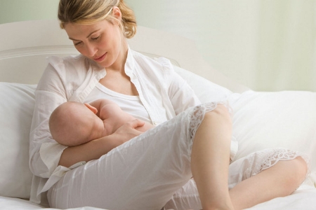Sữa mẹ liên quan đến sự tăng trưởng của não ở trẻ sơ sinh