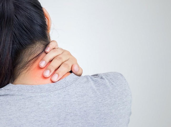 Nguyên nhân đau mỏi lưng, cổ ở người trẻ