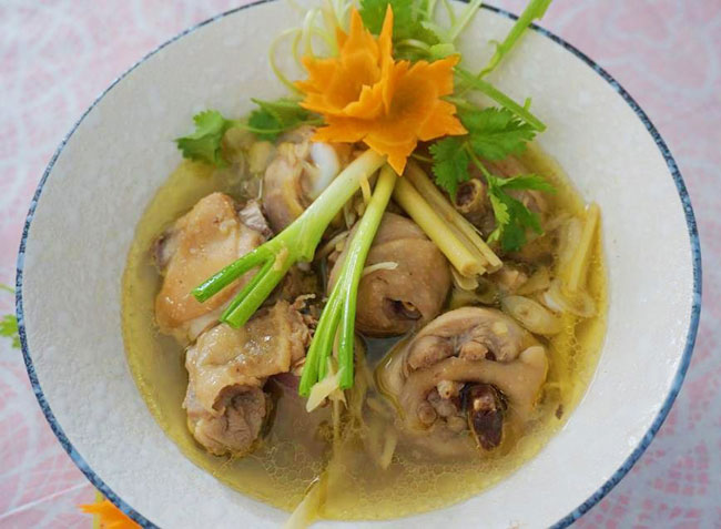 Gà hầm xả cho bà bầu
