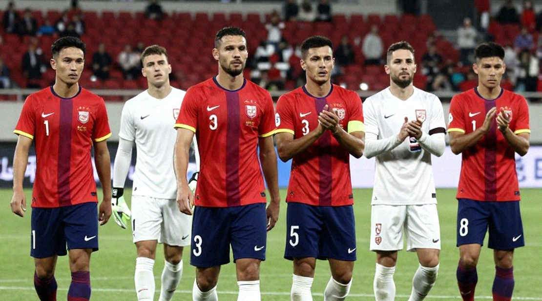 Manchester United Before Atletico: A Makeshift Full-Back Line and the Mainoo Void
