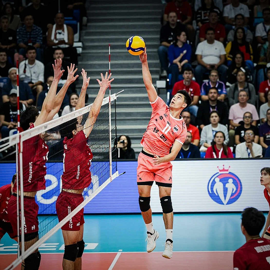 Cậu bé 13 tuổi 2m10 của Qatar: Debut bùng nổ tại Asian Championship, Thailand thắng 3-0 và những bài học từ chiến thuật Cậu bé 13 tuổi 2m10 của Qatar: Debut bùng nổ tại Asian Championship, Thailand thắng 3-0 và những bài học từ chiến thuật