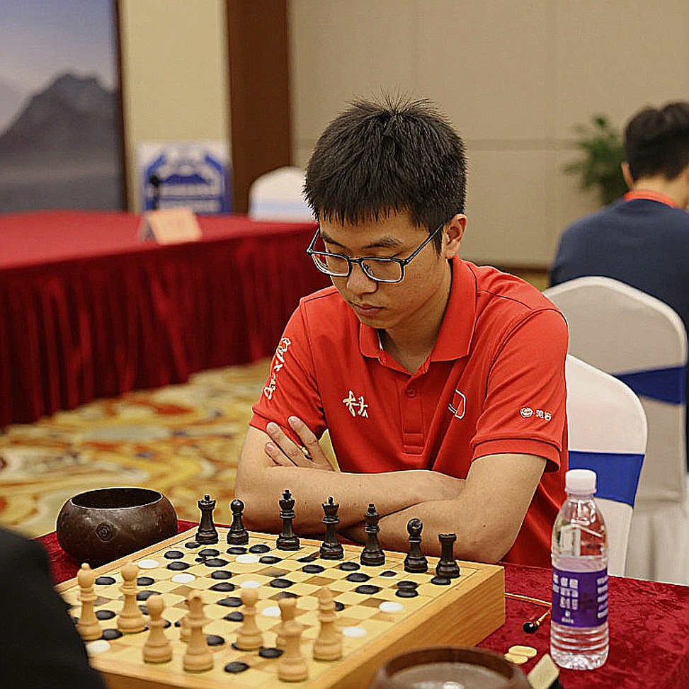 ChessBase #225 và Prague 2026: Khi một giải đấu bị đóng gói thành sản phẩm