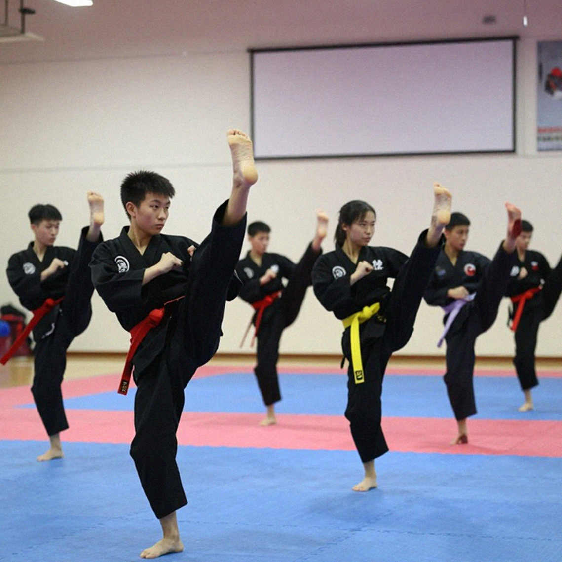 Brendan Allen siết cổ Duncan ở hiệp năm: chiến thắng được định đoạt bởi một điểm trừ ở hiệp hai