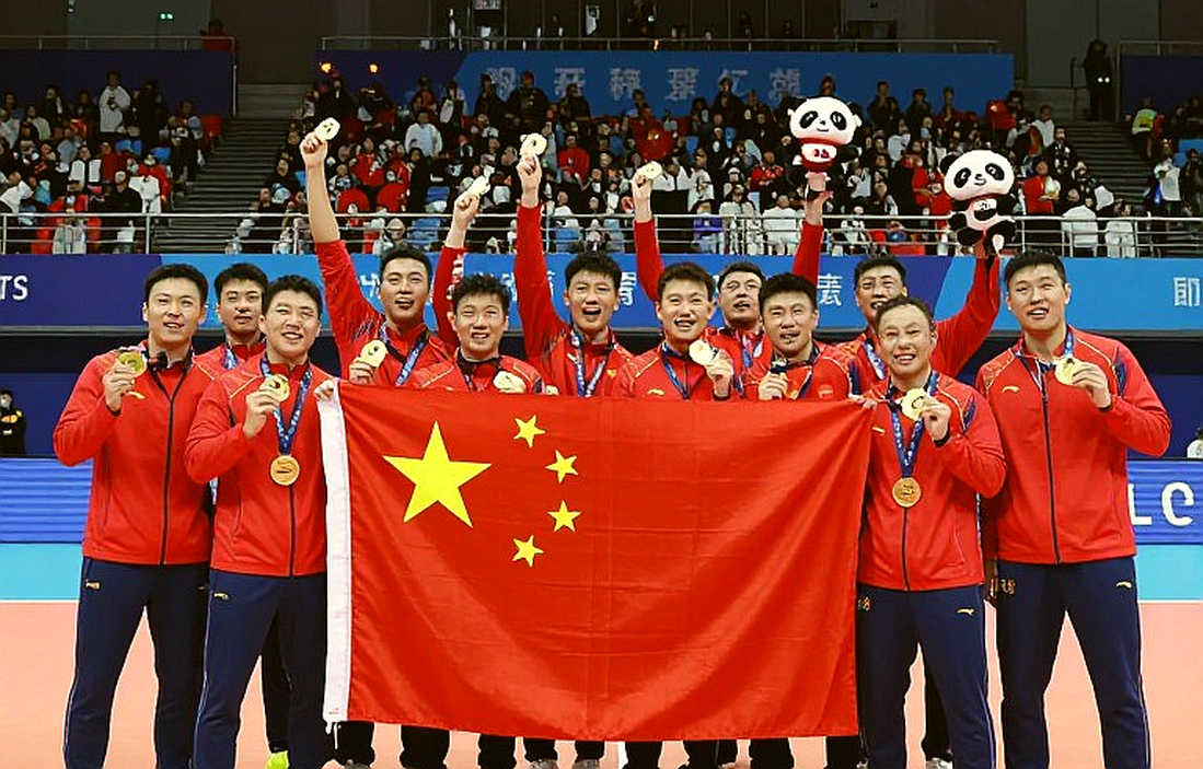 Shiogai và Ueda: nhịp kế thừa chưa khép của hàng công Nhật Bản Shiogai và Ueda: nhịp kế thừa chưa khép của hàng công Nhật Bản