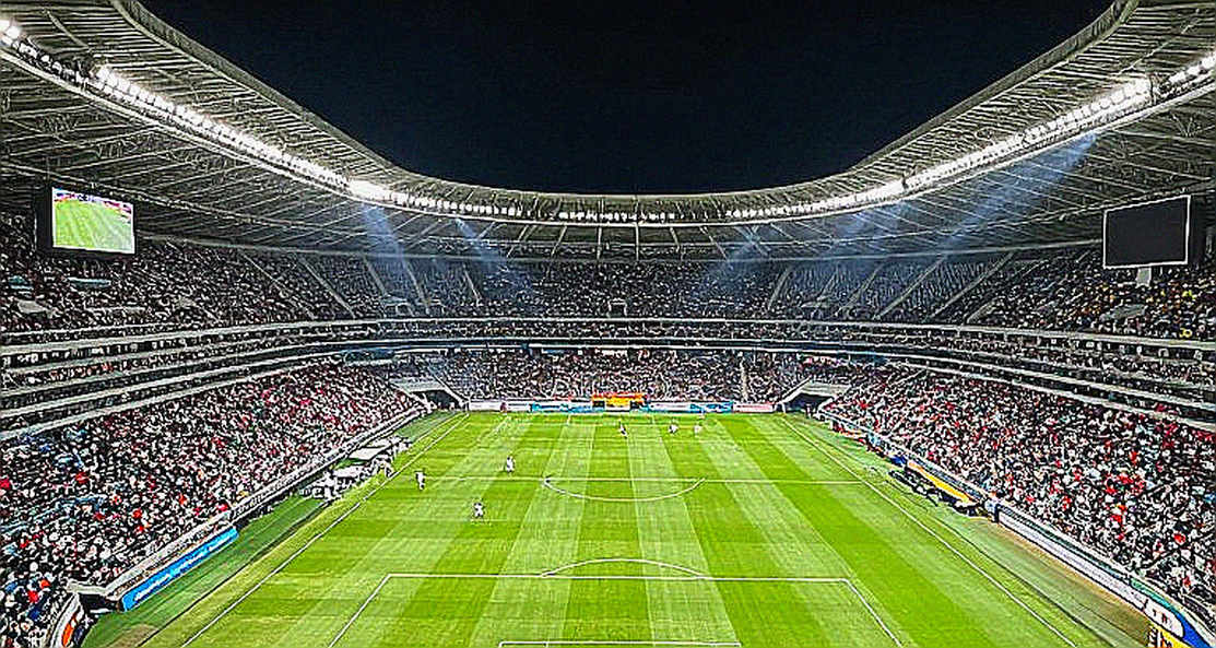 Khi Sân Vận Động Trống Rỗng: Bài Học Từ K League 2026 Và Tiếng Thở Của Chính Mình