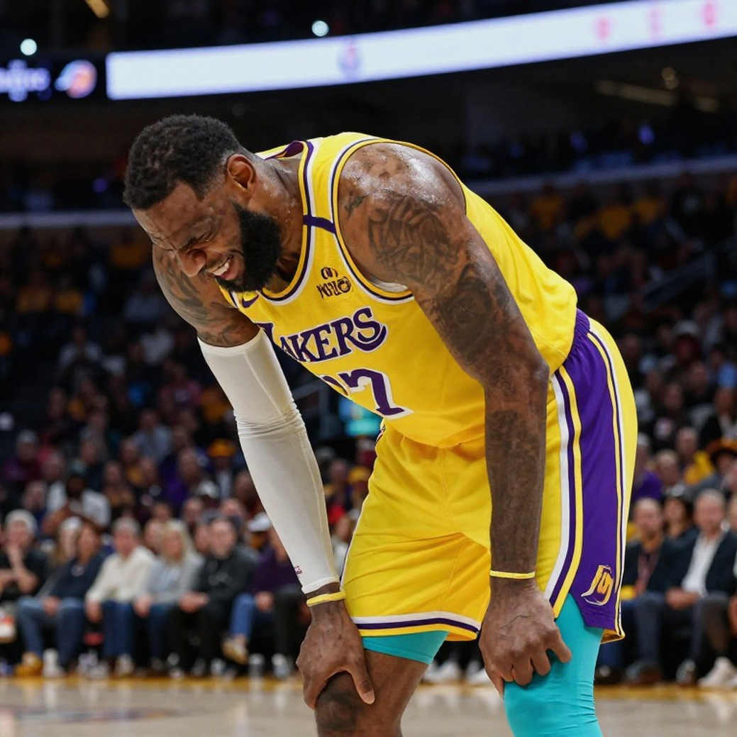 Mike James gồng gánh không đủ; Anadolu Efes gục ở phút cuối trước Barcelona Mike James gồng gánh không đủ; Anadolu Efes gục ở phút cuối trước Barcelona