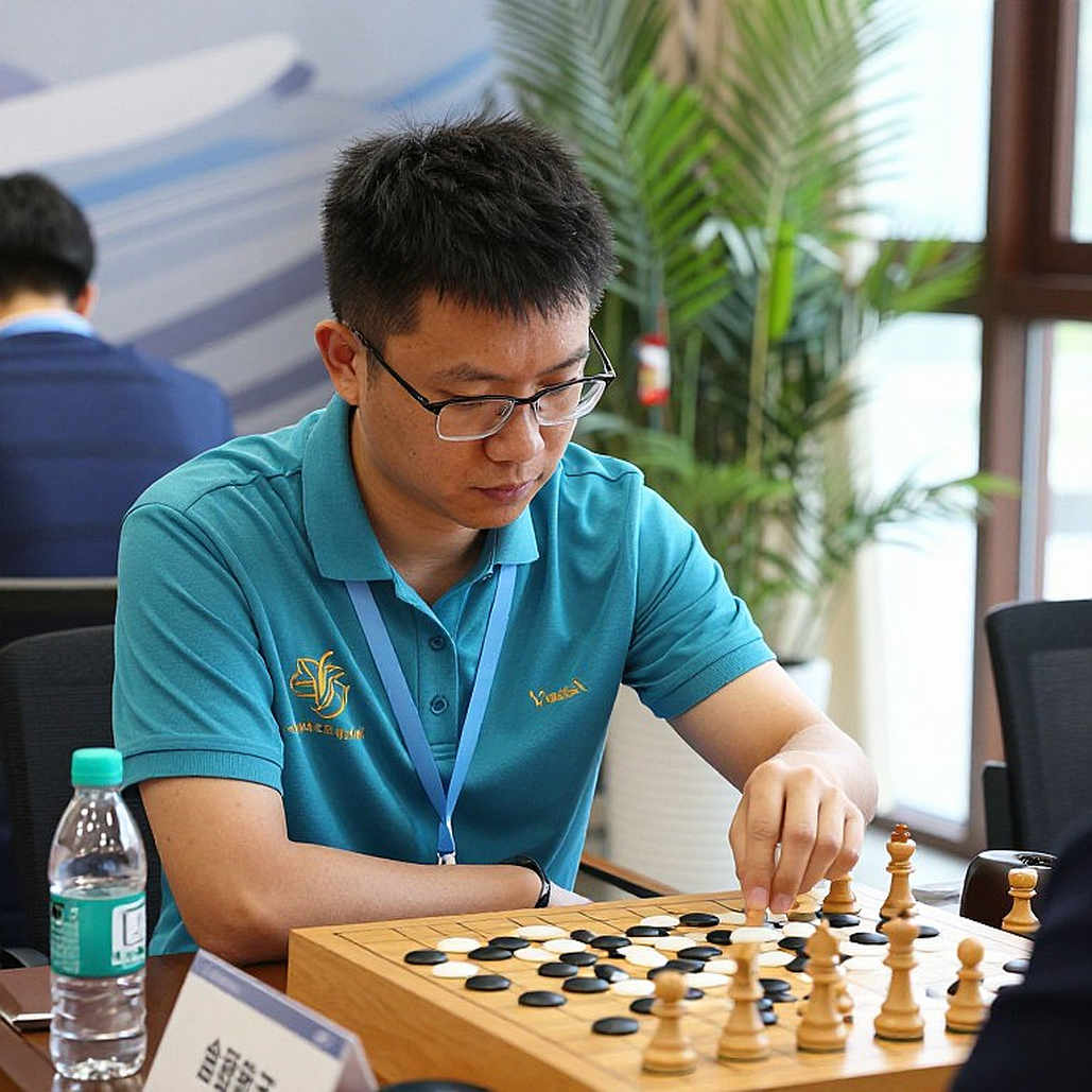 Ấn Độ lần đầu vô địch Olympiad cờ vua: ngai vàng dựng từ những bàn cờ không khán giả