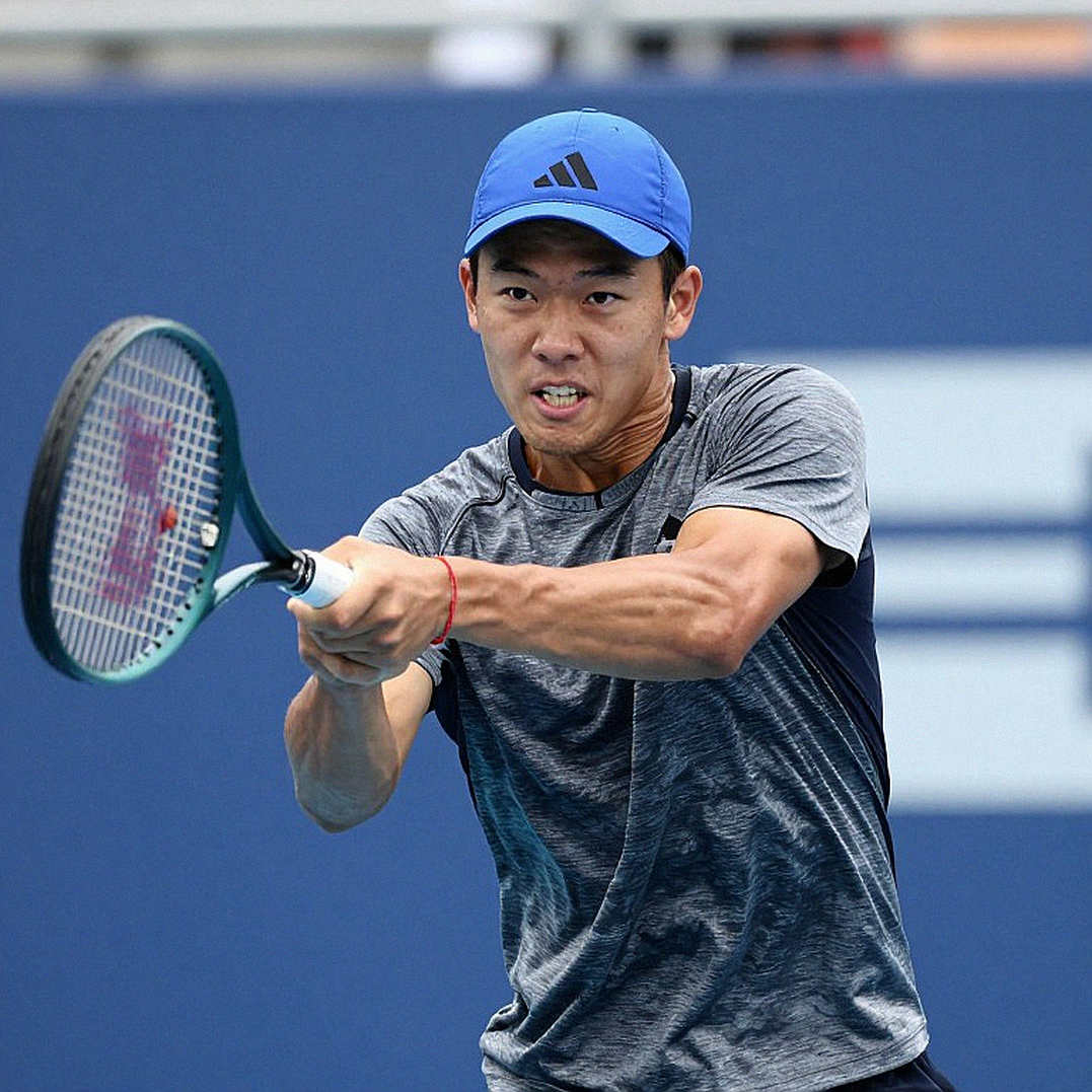 Nhãn 'tennis' dán trên một bảng cho vay nông nghiệp: vết nứt trong dòng dữ liệu thể thao