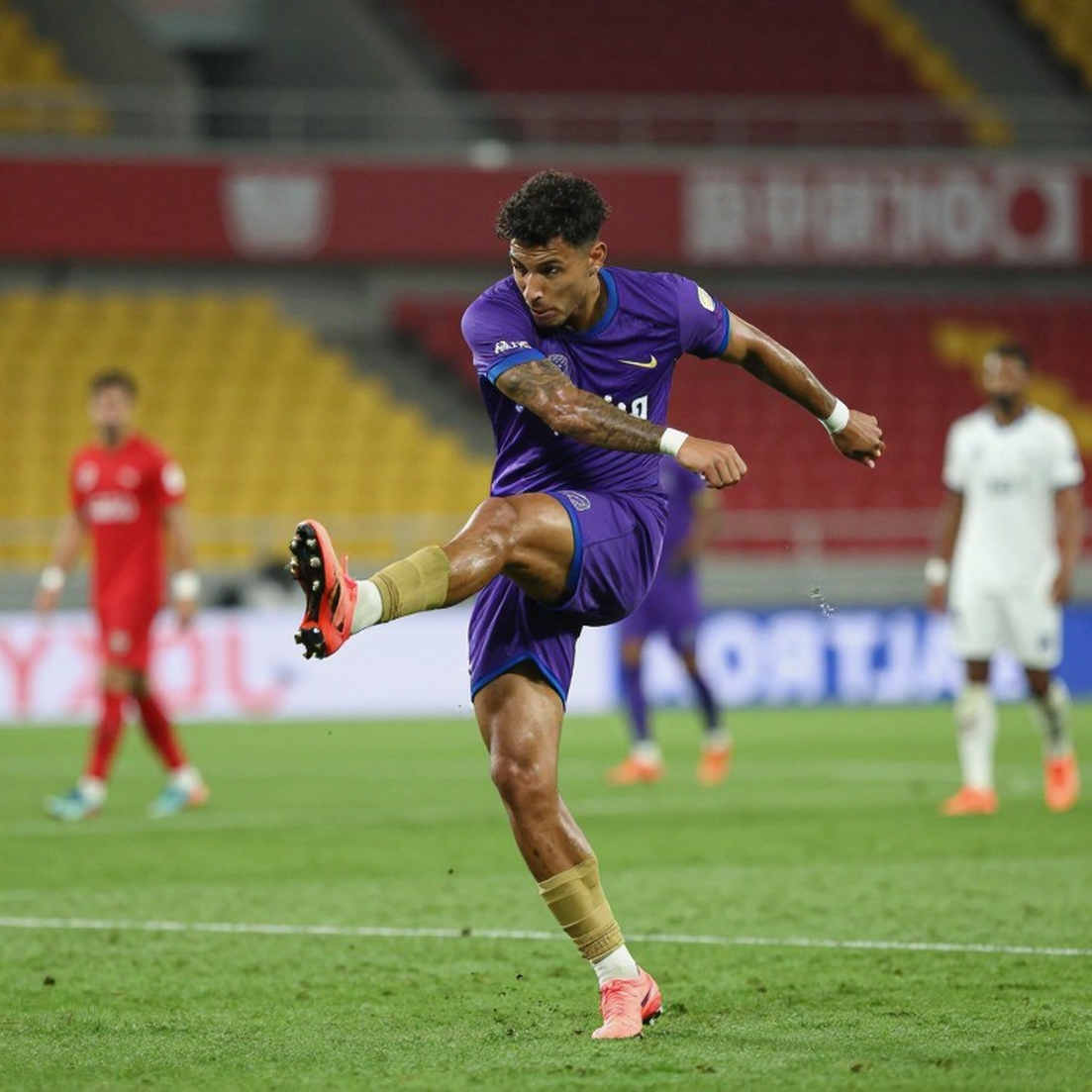 Mùa hè tĩnh lặng của V.League: Bên trong thị trường chuyển nhượng không có dữ liệu Mùa hè tĩnh lặng của V.League: Bên trong thị trường chuyển nhượng không có dữ liệu