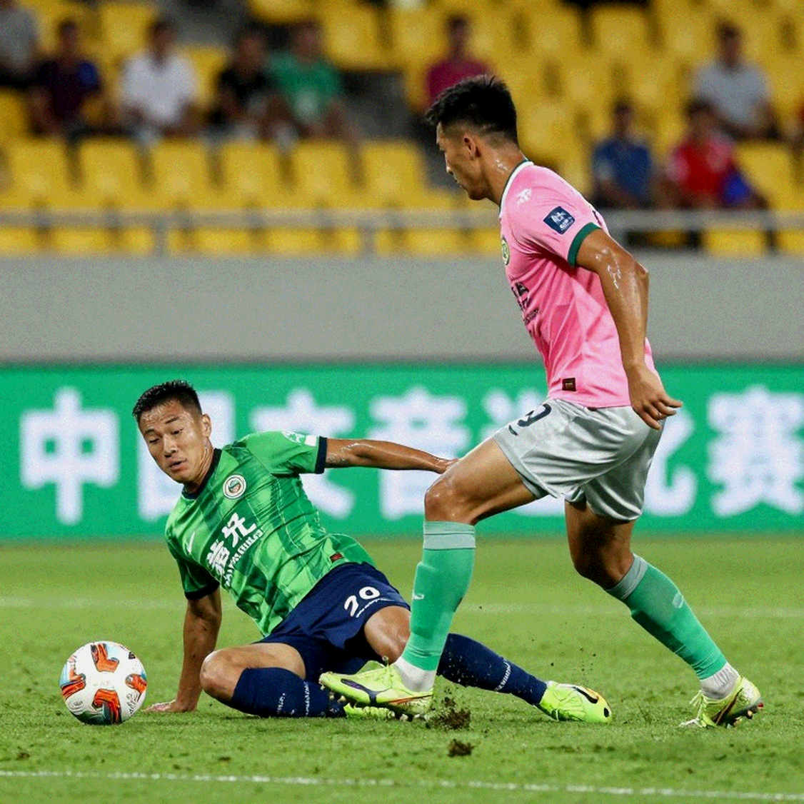 Mùa hè tĩnh lặng của V.League: Bên trong thị trường chuyển nhượng không có dữ liệu Mùa hè tĩnh lặng của V.League: Bên trong thị trường chuyển nhượng không có dữ liệu